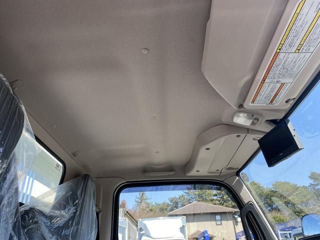 MITSUBISHI CANTER 2024 Image 31