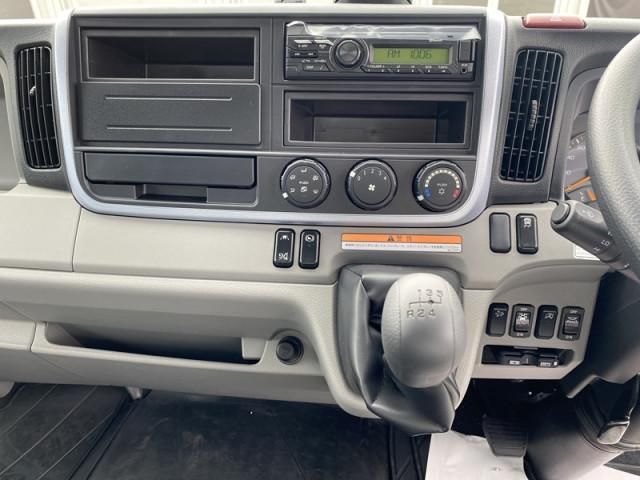 MITSUBISHI CANTER 2024 Image 31