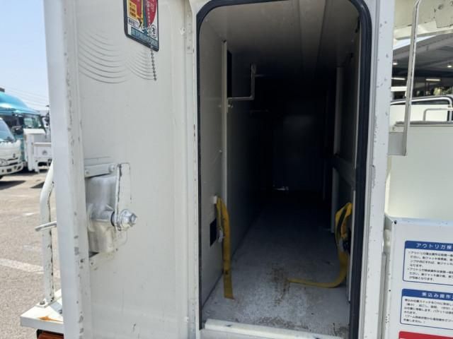 HINO DUTRO 2018 Image 31