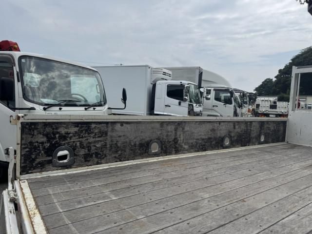 HINO DUTRO 2014 Image 31