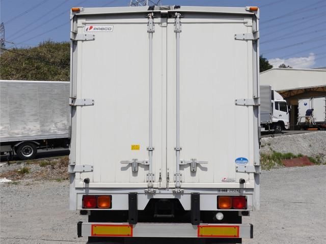 MITSUBISHI FUSOU FIGHTER 2011 Image 31