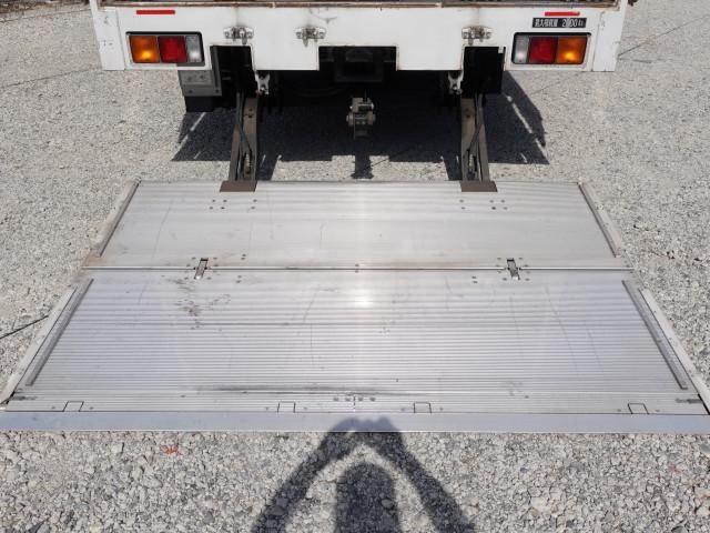 MITSUBISHI FUSOU FIGHTER 2017 Image 31