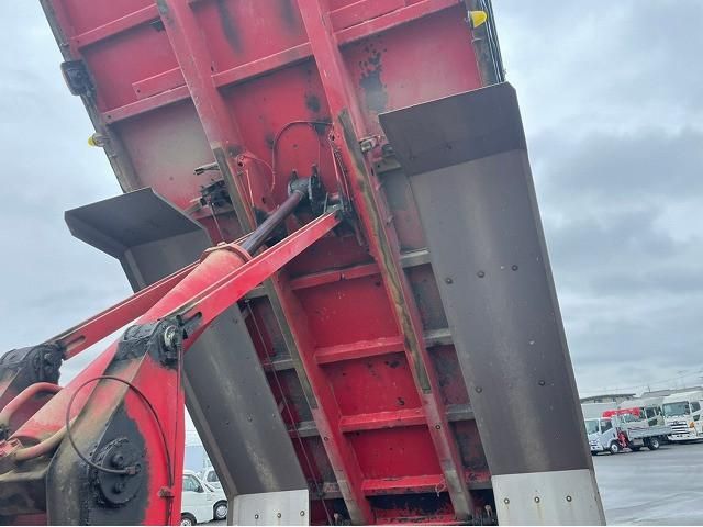 MITSUBISHI FUSOU SUPER GREAT 2013 Image 31