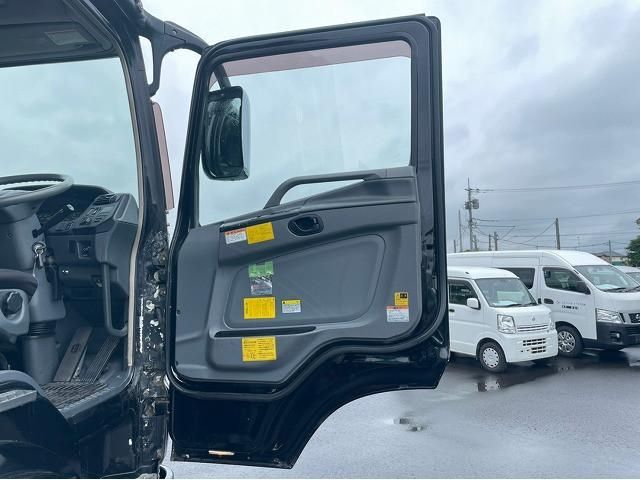 MITSUBISHI FUSOU SUPER GREAT 2013 Image 31