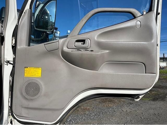 HINO DUTRO 2006 Image 31