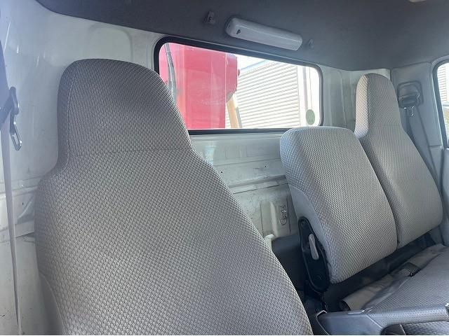 HINO DUTRO 2006 Image 31