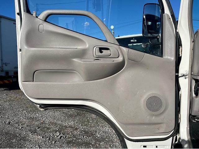 HINO DUTRO 2006 Image 31