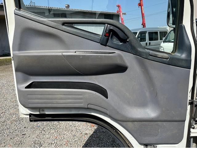 MITSUBISHI CANTER 2012 Image 31