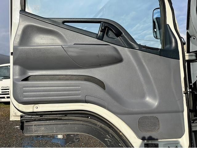 MITSUBISHI CANTER 2015 Image 31