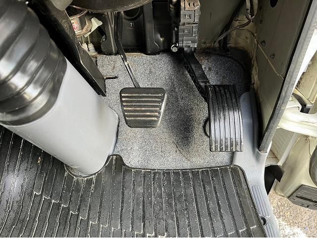 MITSUBISHI CANTER 2015 Image 31