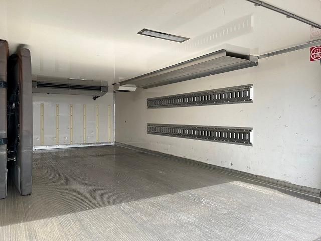 ISUZU ELF 2013 Image 31