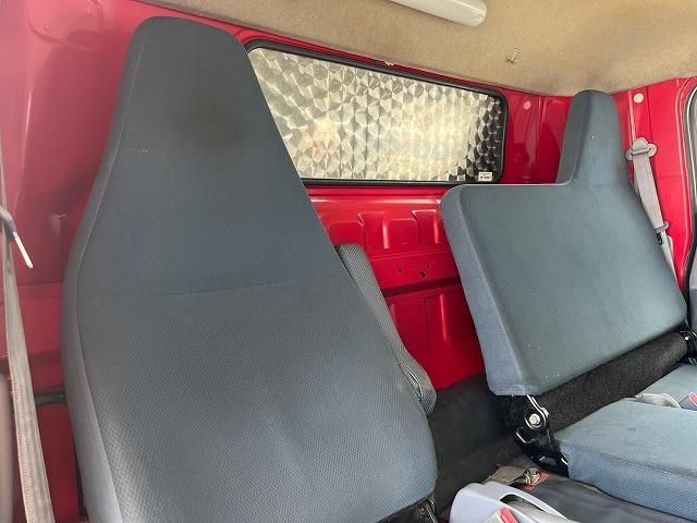 MITSUBISHI CANTER 2016 Image 31