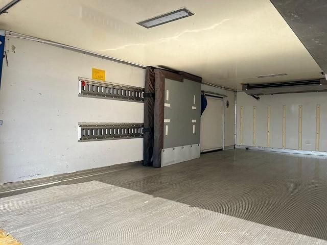 ISUZU ELF 2013 Image 31