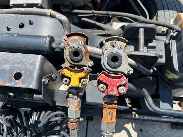 NISSAN DIESEL QUON 2014 Image 31