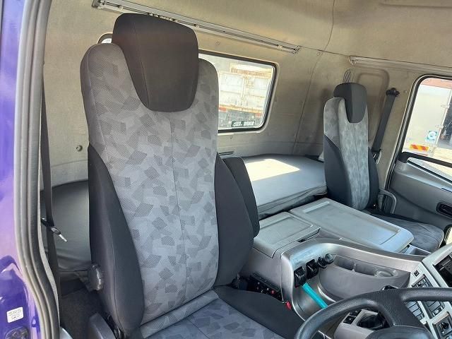 NISSAN DIESEL QUON 2014 Image 31