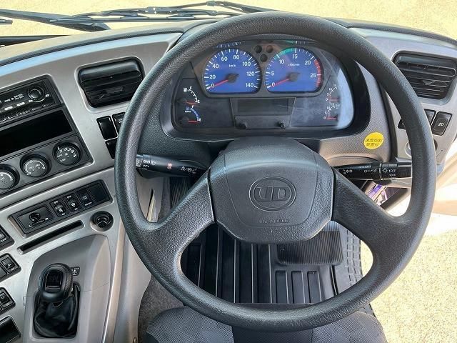 NISSAN DIESEL QUON 2014 Image 31