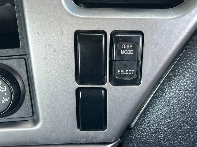 NISSAN DIESEL QUON 2014 Image 31