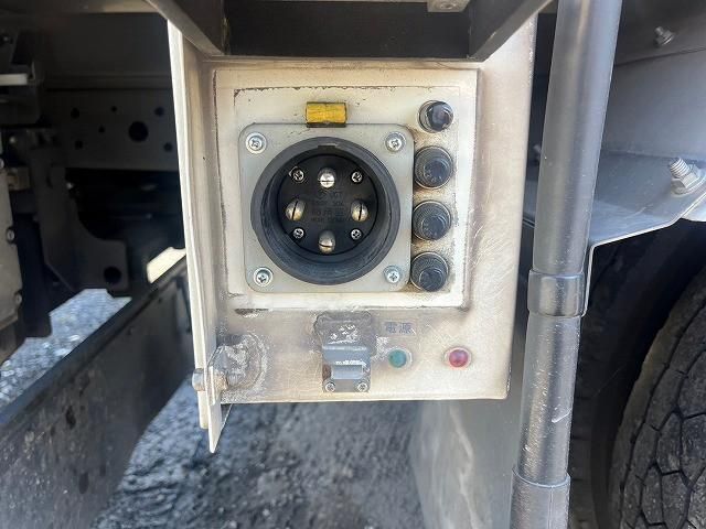 HINO DUTRO 2015 Image 31