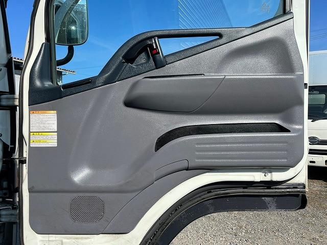 MITSUBISHI CANTER 2012 Image 31