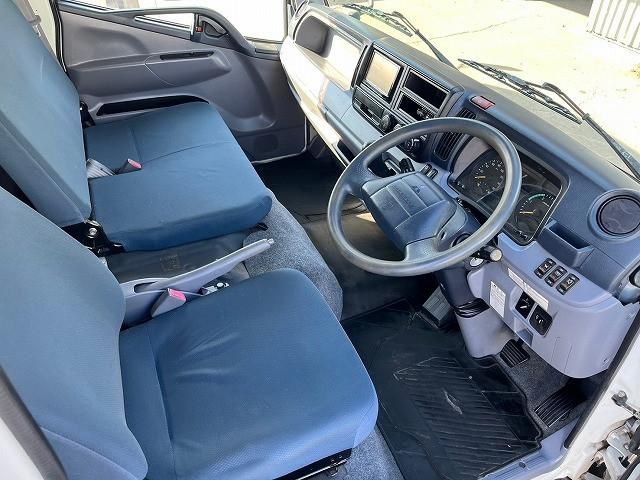 MITSUBISHI CANTER 2012 Image 31