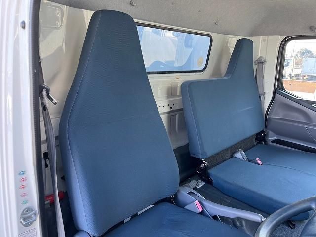 MITSUBISHI CANTER 2012 Image 31