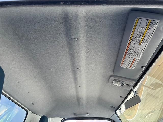 MITSUBISHI CANTER 2012 Image 31