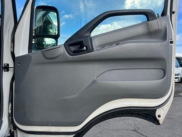 HINO DUTRO 2017 Image 31