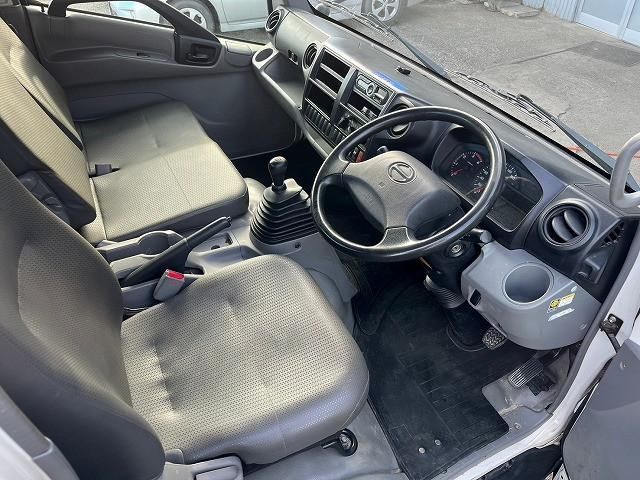 HINO DUTRO 2017 Image 31