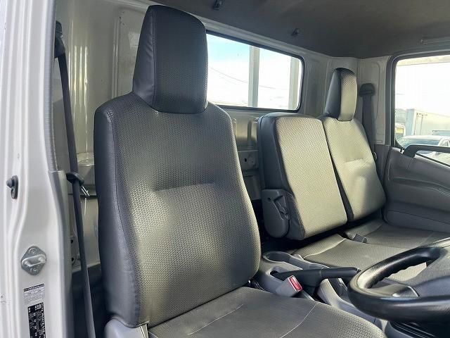 HINO DUTRO 2017 Image 31