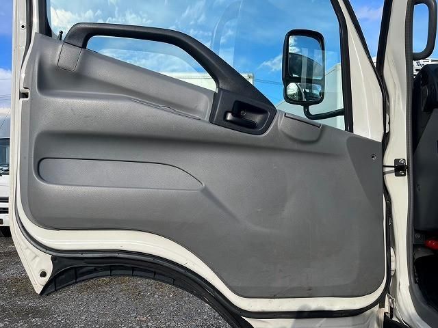 HINO DUTRO 2017 Image 31