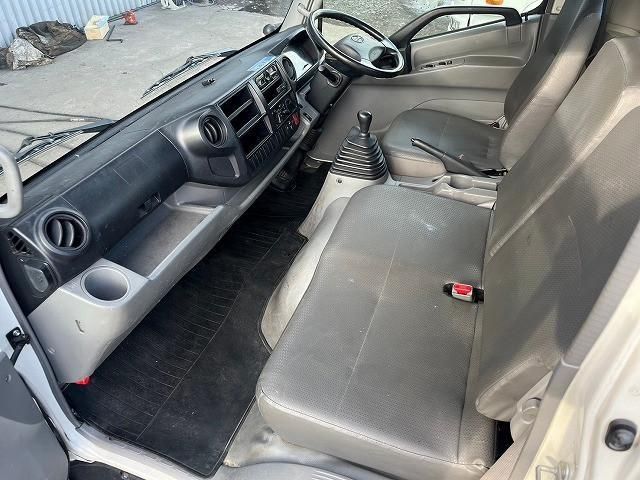 HINO DUTRO 2017 Image 31