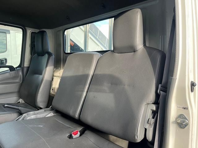 HINO DUTRO 2017 Image 31