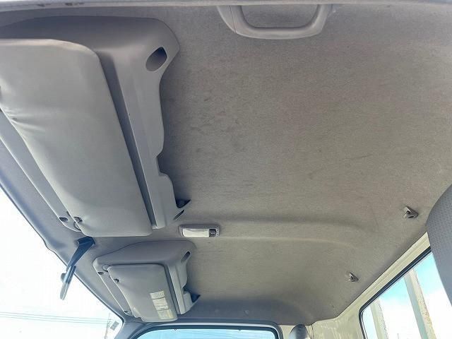 HINO DUTRO 2017 Image 31