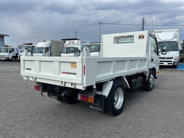 HINO DUTRO 2013 Image 31