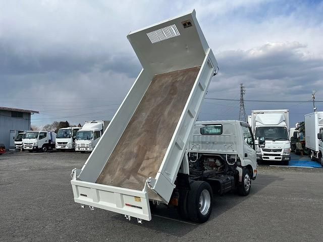 HINO DUTRO 2013 Image 31