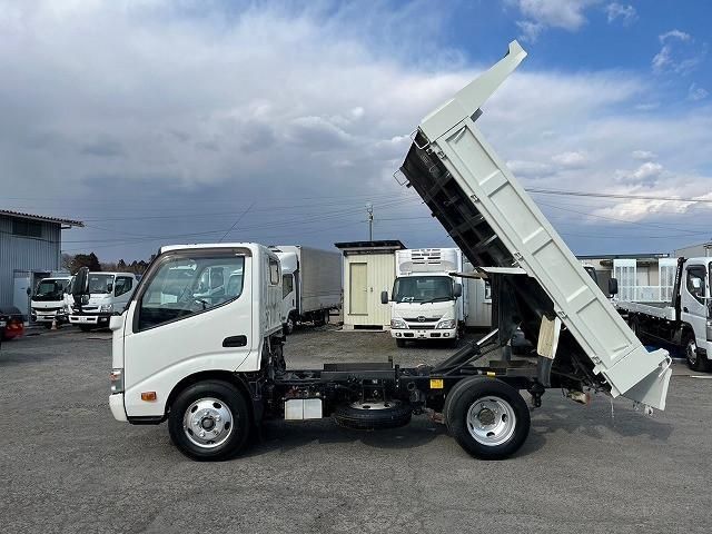HINO DUTRO 2013 Image 31