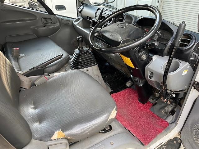 HINO DUTRO 2013 Image 31