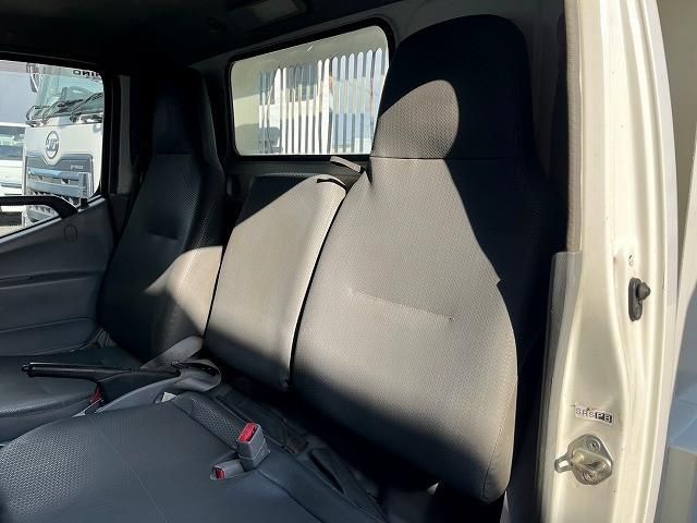 HINO DUTRO 2013 Image 31