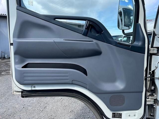 MITSUBISHI CANTER 2016 Image 31