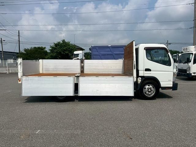 MITSUBISHI CANTER 2017 Image 31