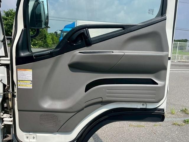 MITSUBISHI CANTER 2017 Image 31