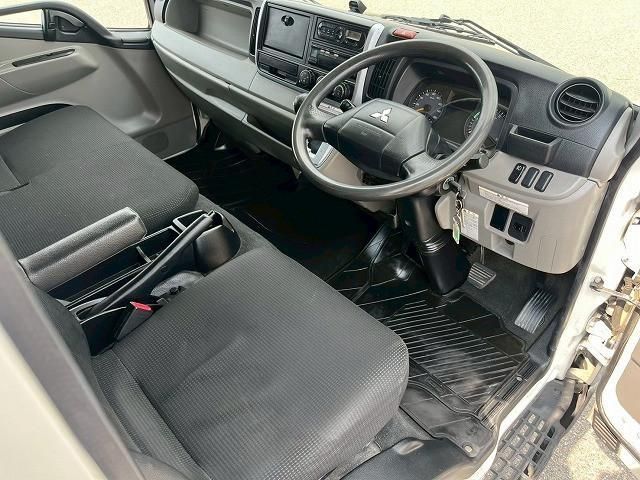 MITSUBISHI CANTER 2017 Image 31