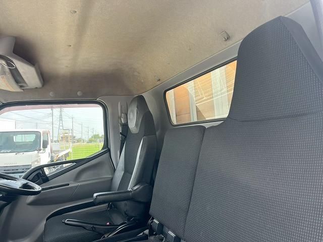 MITSUBISHI CANTER 2017 Image 31