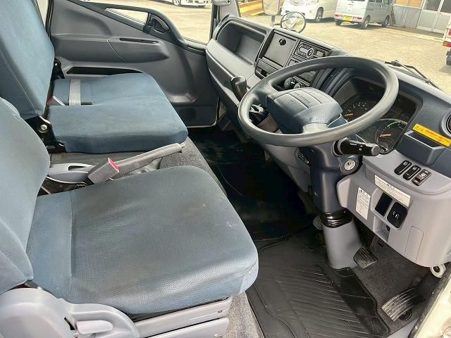 MITSUBISHI CANTER 2015 Image 31