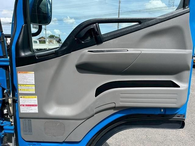 MITSUBISHI CANTER 2017 Image 31