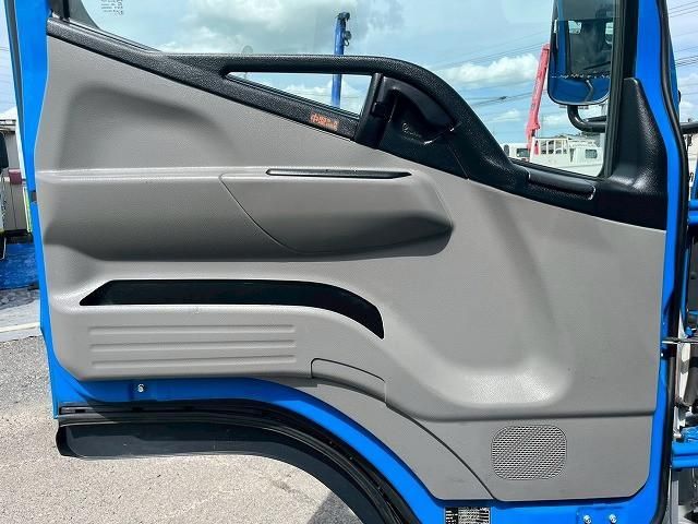 MITSUBISHI CANTER 2017 Image 31