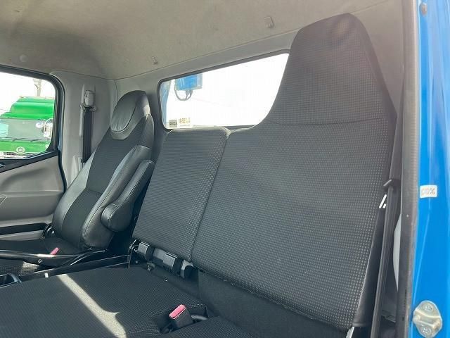 MITSUBISHI CANTER 2017 Image 31