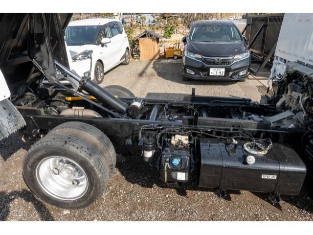 MITSUBISHI CANTER 2019 Image 31