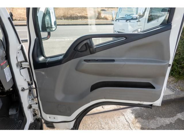 MITSUBISHI CANTER 2019 Image 31