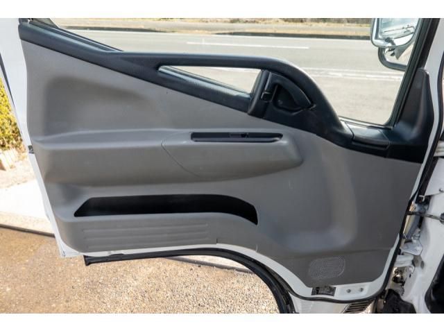 MITSUBISHI CANTER 2019 Image 31